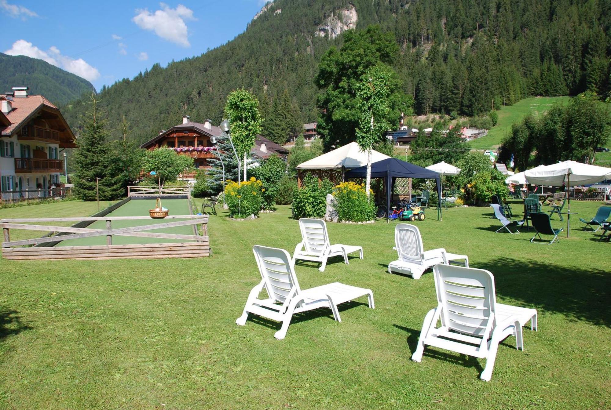 Dolomiten Hotel Irma Canazei Exterior foto